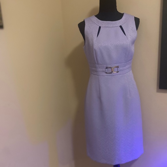 Tahari Dresses & Skirts - Tahari Purple Dress with Silver Clasp at Waist